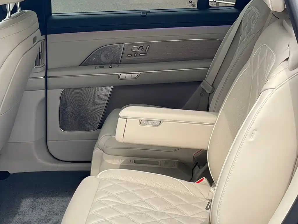 NIO ES8 2026 мест Executive Luxury