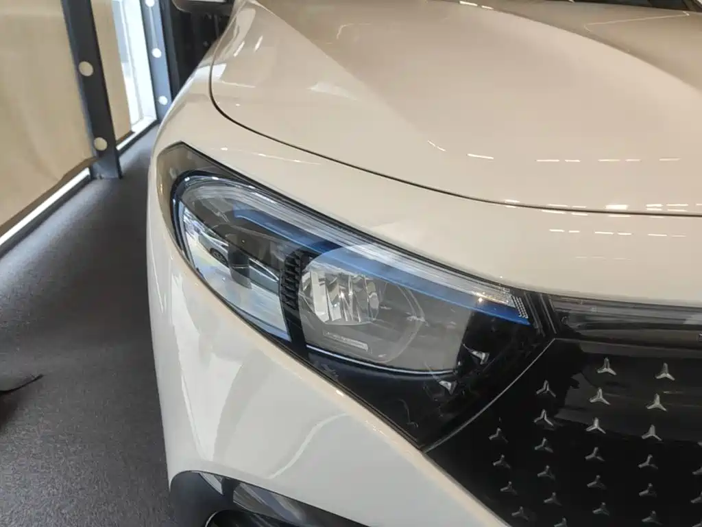 Mercedes-Benz EQB — миниатюра 11