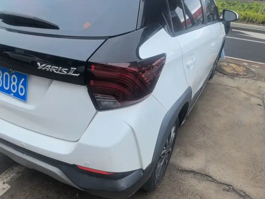 Toyota Yaris L — миниатюра 8
