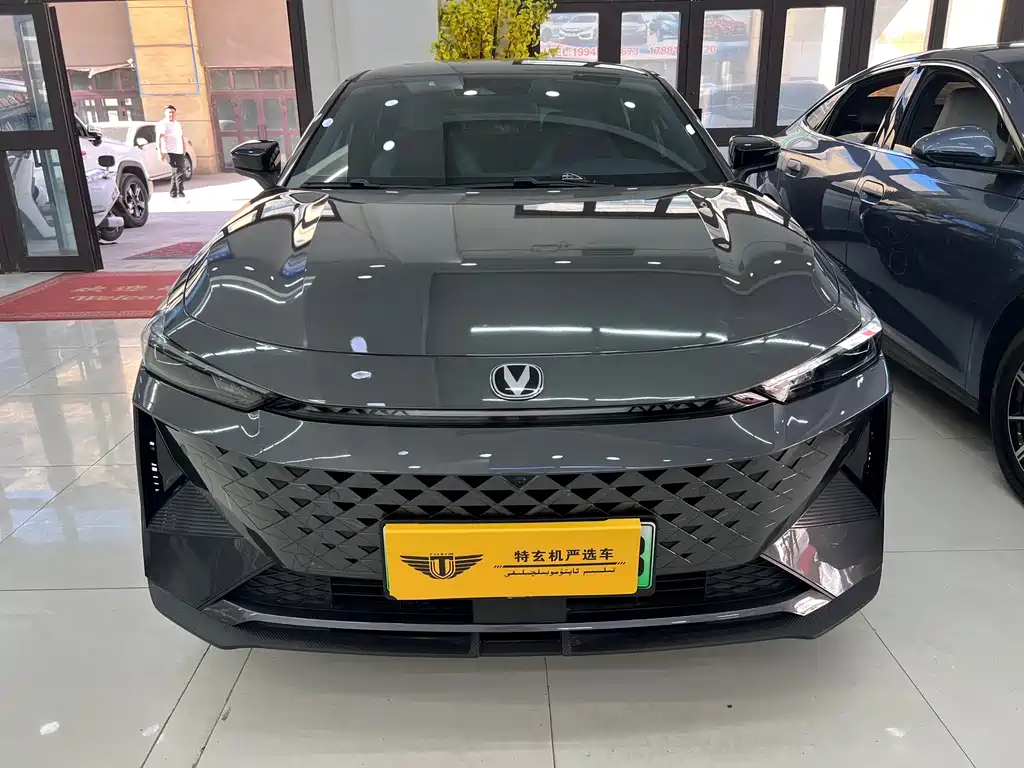 Changan UNI-V iDD — миниатюра 2