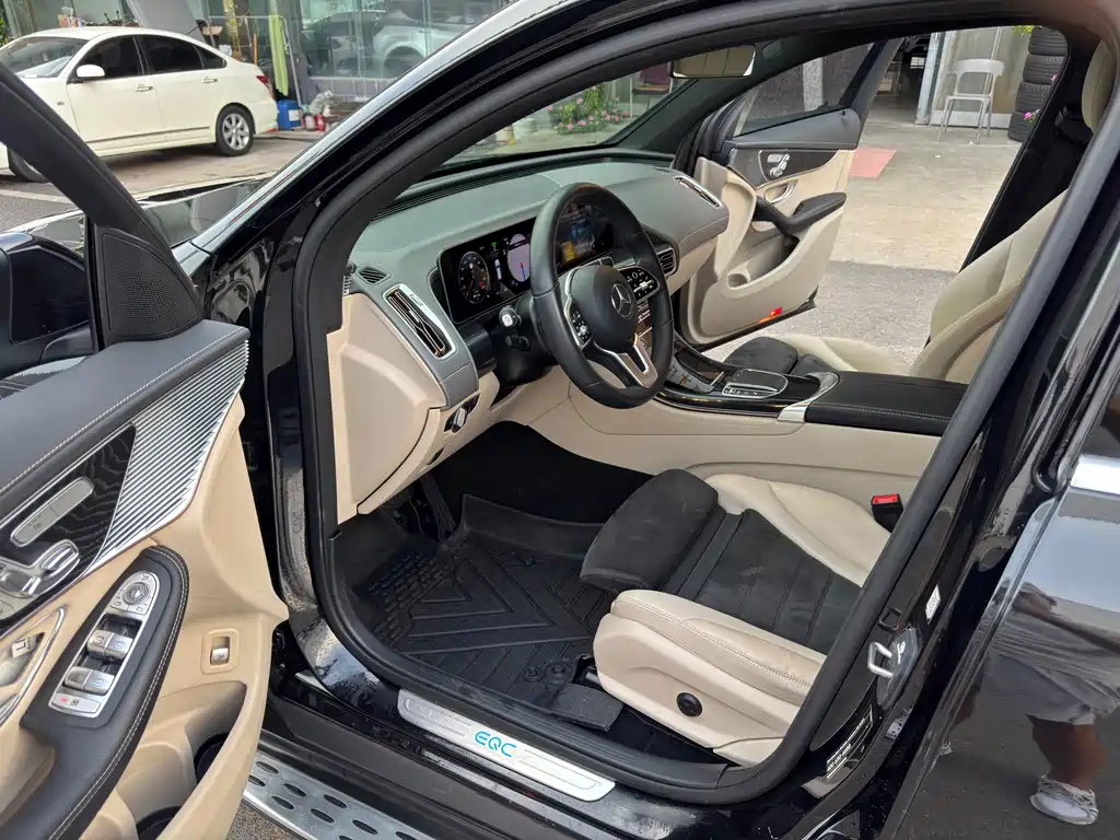 Mercedes-Benz EQC — миниатюра 7