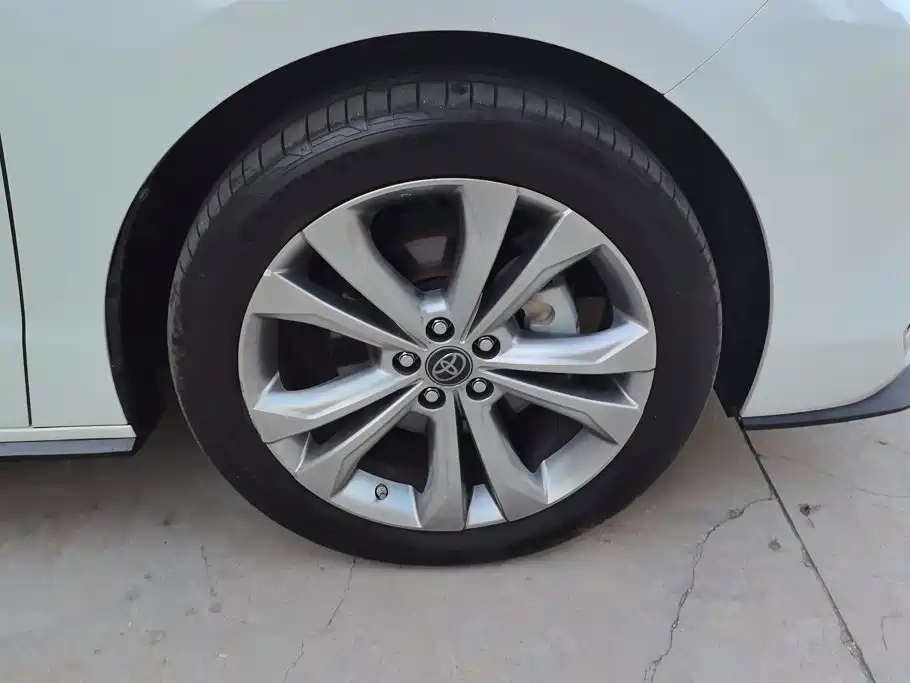 Toyota Sienna — миниатюра 6