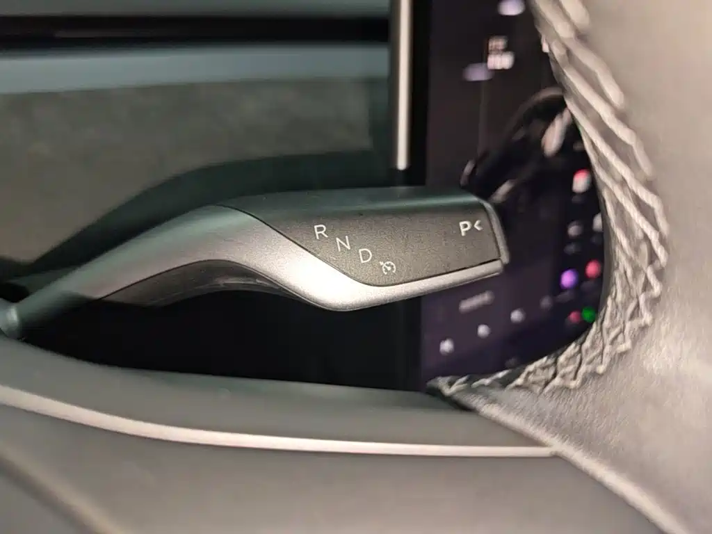 Tesla Model 3 — миниатюра 14