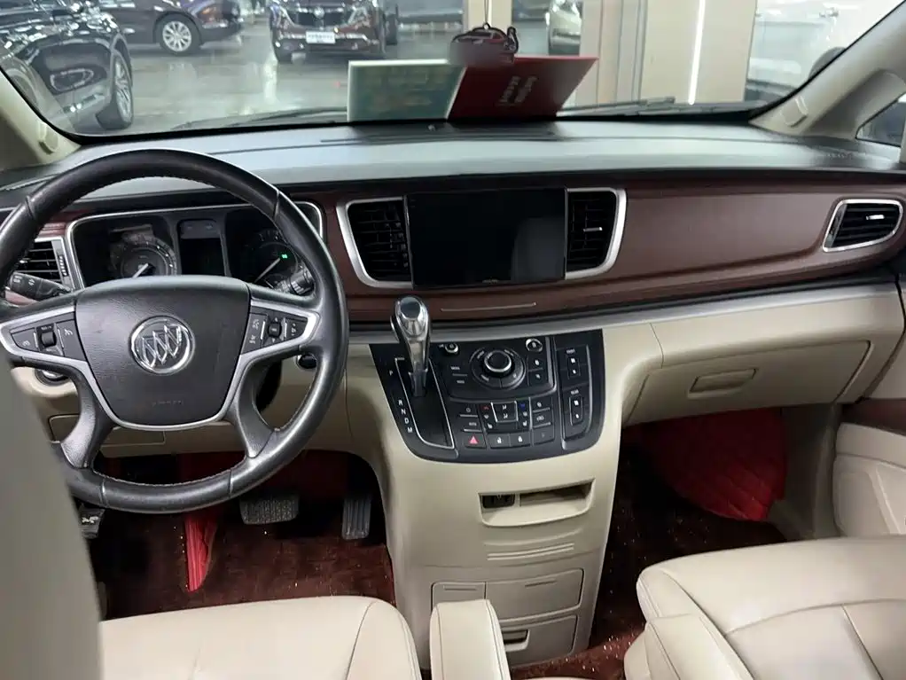 Buick GL8 2017 25S Luxury V