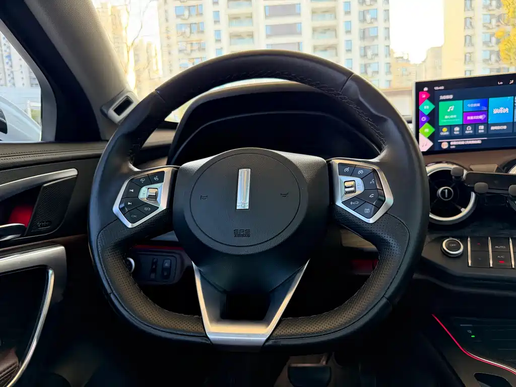 WEI PAI WEI BRAND VV7