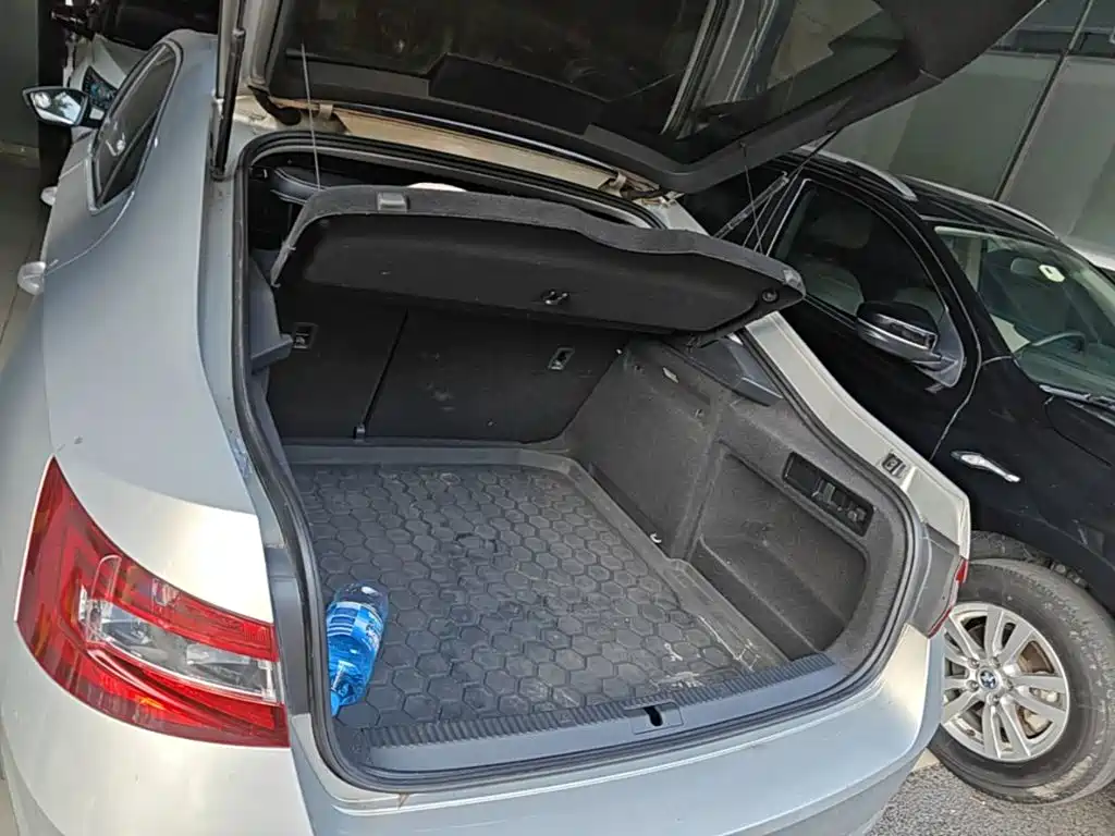 Skoda Superb — миниатюра 19