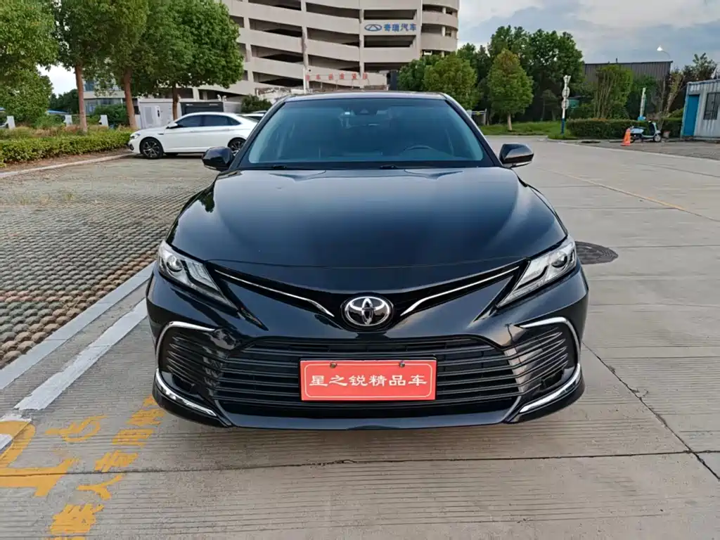 Toyota Camry — миниатюра 2