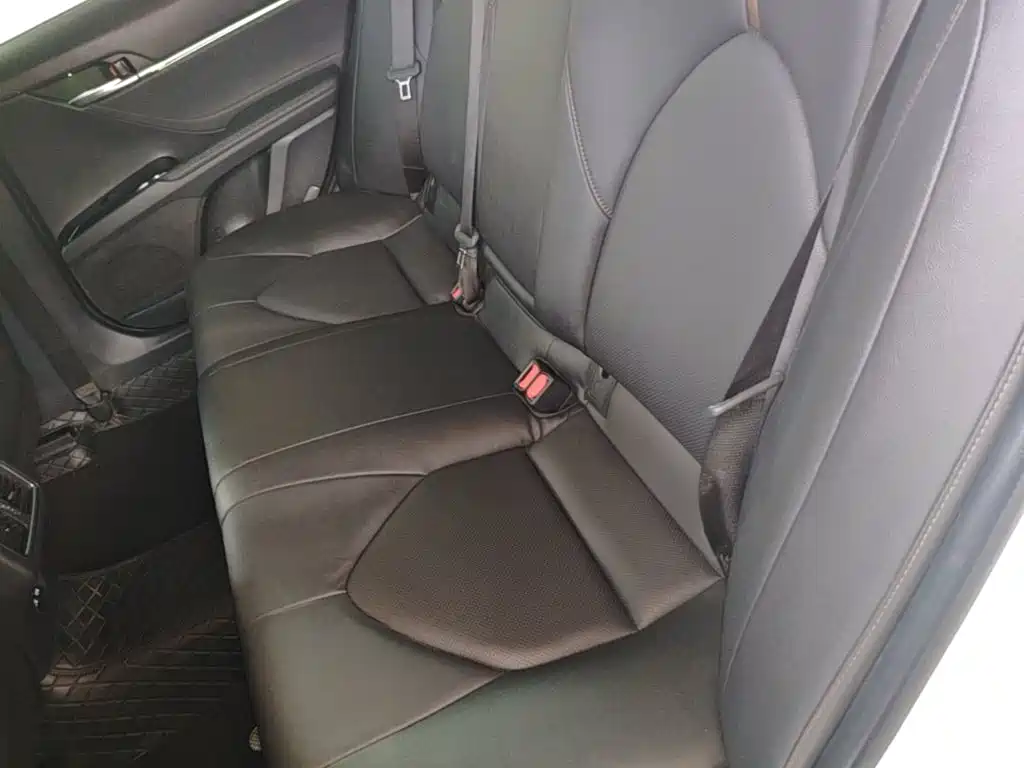 Toyota Camry — миниатюра 17