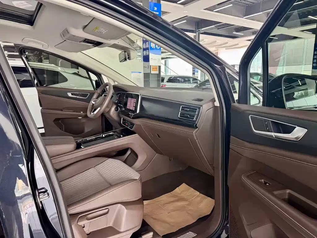 Volkswagen Viloran — миниатюра 5