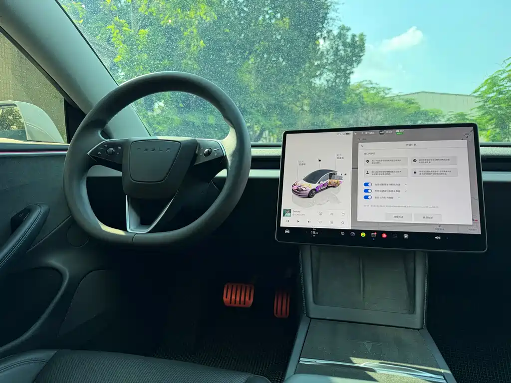 Tesla Model 3 — миниатюра 18