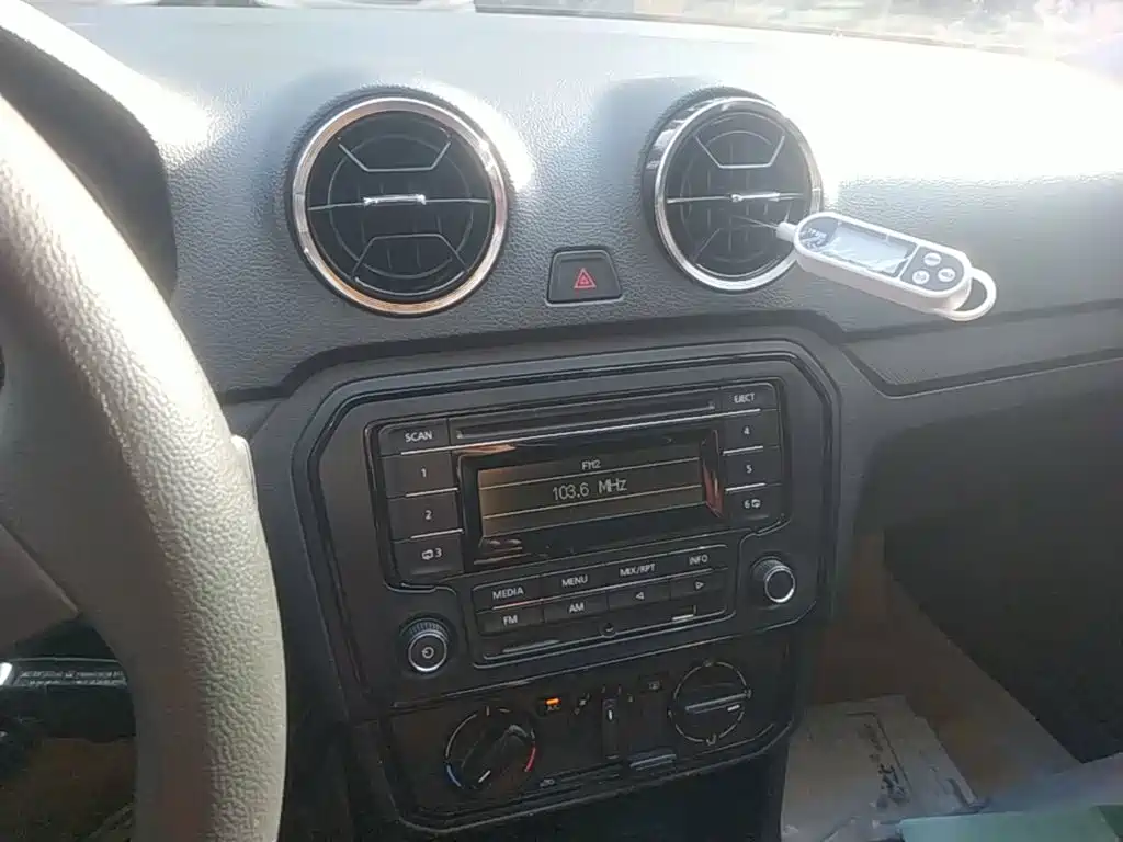 Volkswagen Jetta — миниатюра 13