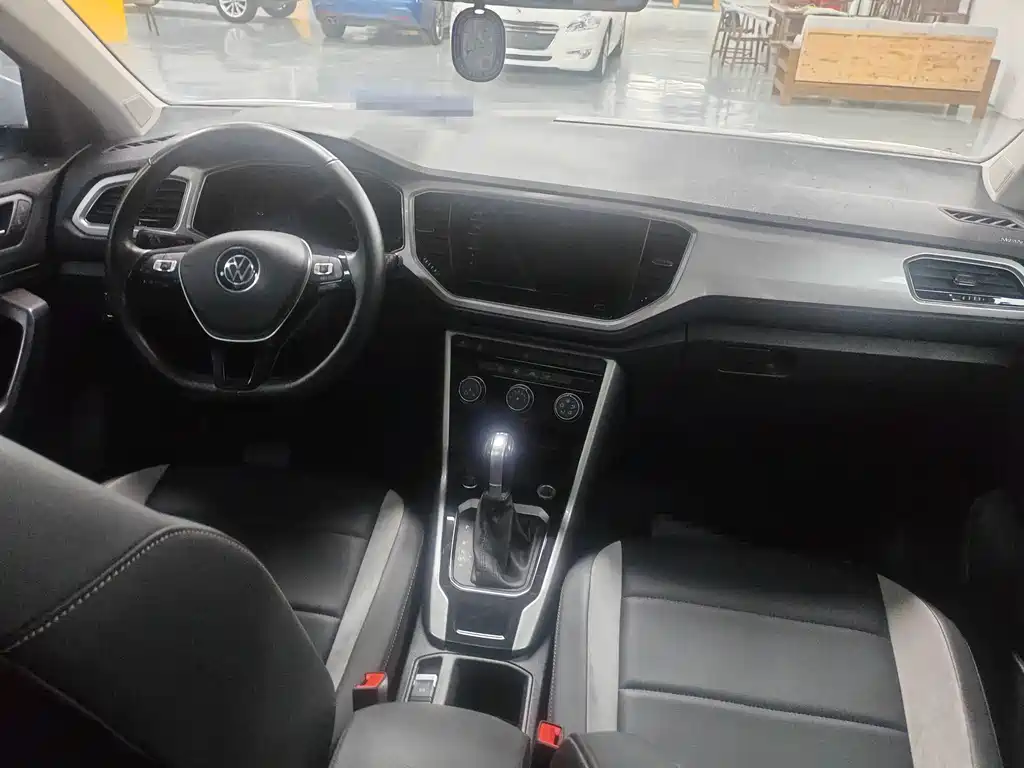 Volkswagen T-Roc — миниатюра 8