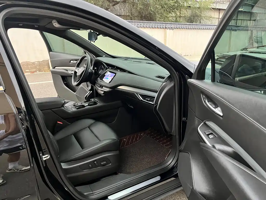 Cadillac XT4 — миниатюра 5