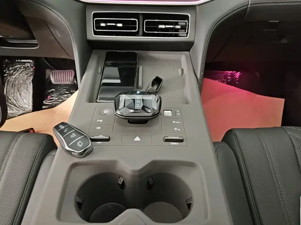 BYD L DM-i — миниатюра 14