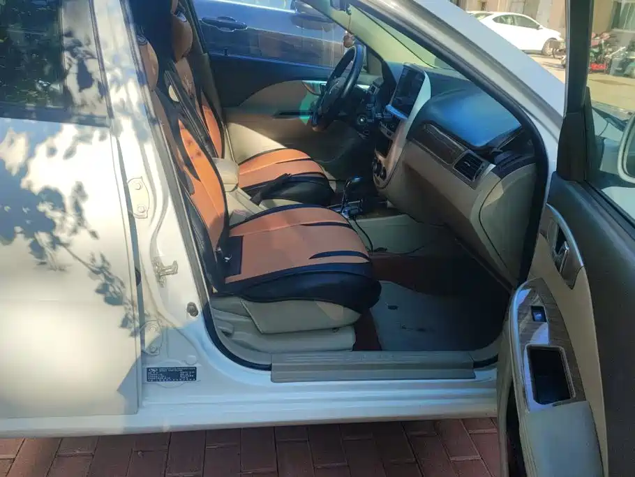 Buick Excelle — миниатюра 8