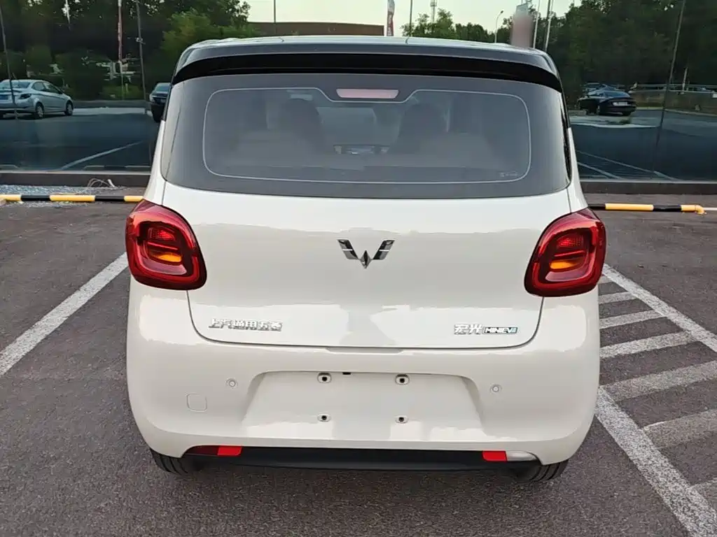 Wuling MINIEV — миниатюра 6