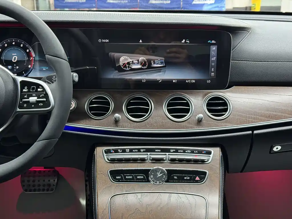 Mercedes-Benz E-Class — миниатюра 11