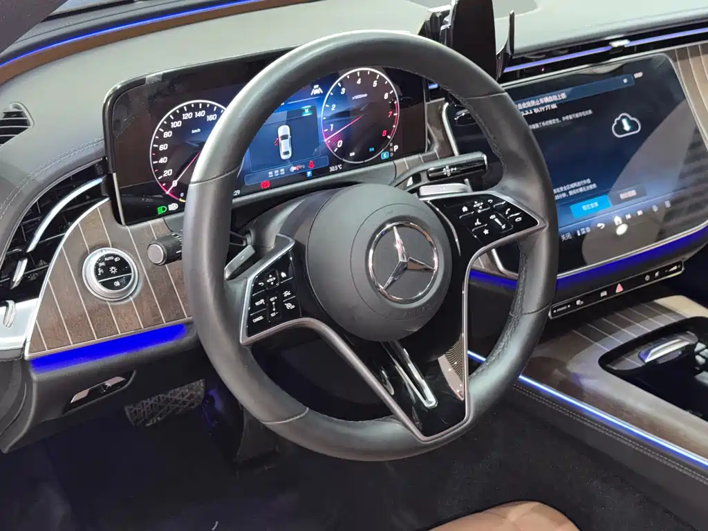 Mercedes-Benz E-Class — миниатюра 13