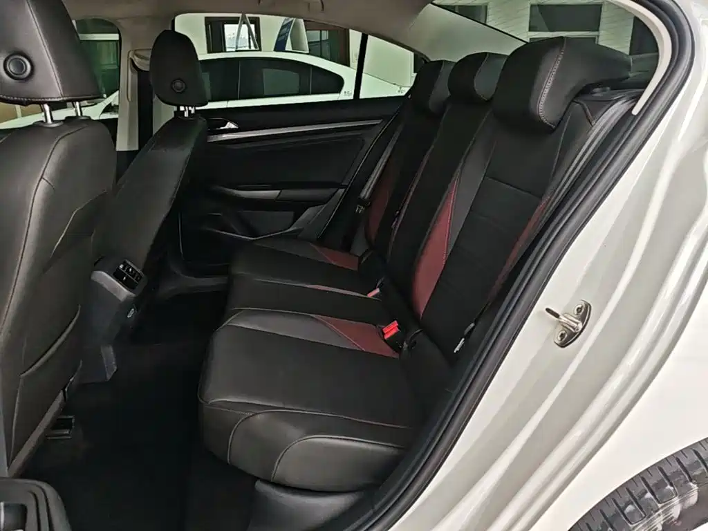 Volkswagen Bora — миниатюра 17