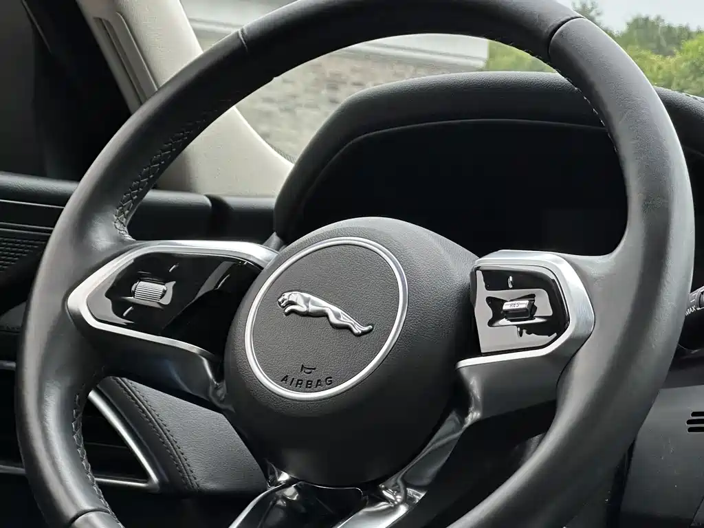 Jaguar XEL — миниатюра 8