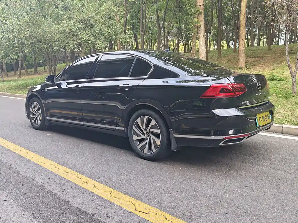 Volkswagen Magotan PHEV — миниатюра 8