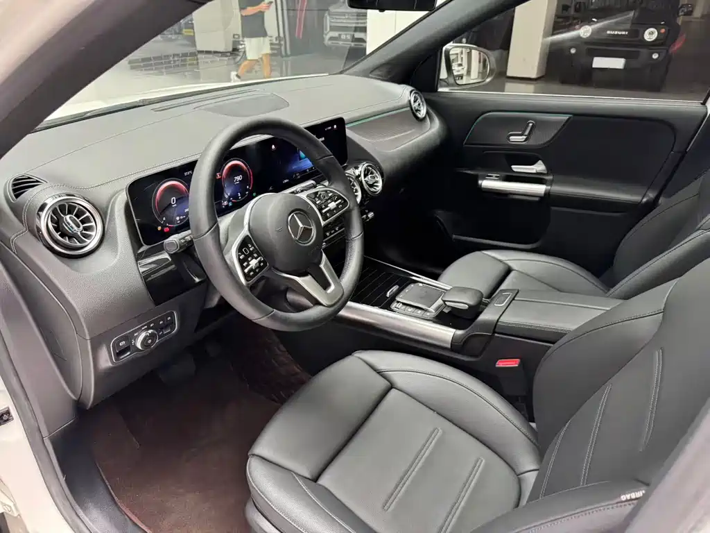 Mercedes-Benz GLA — миниатюра 11