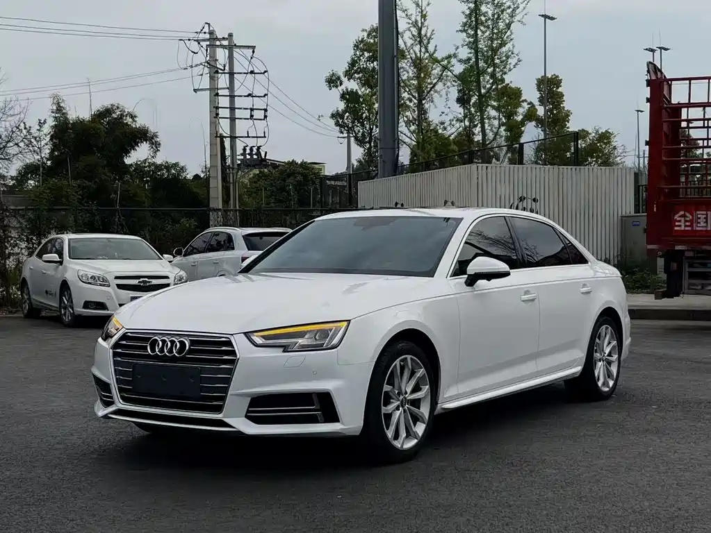 Audi A4L 2018