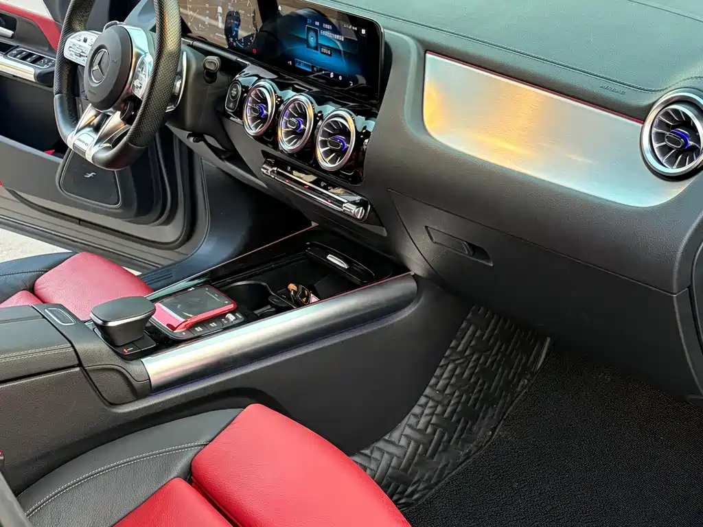 Mercedes-Benz GLA AMG — миниатюра 7
