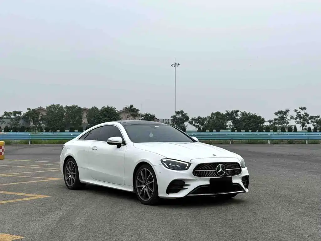 Mercedes-Benz E-Class (Import) — миниатюра 3