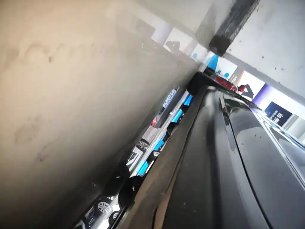 Tesla Model 3 — миниатюра 21