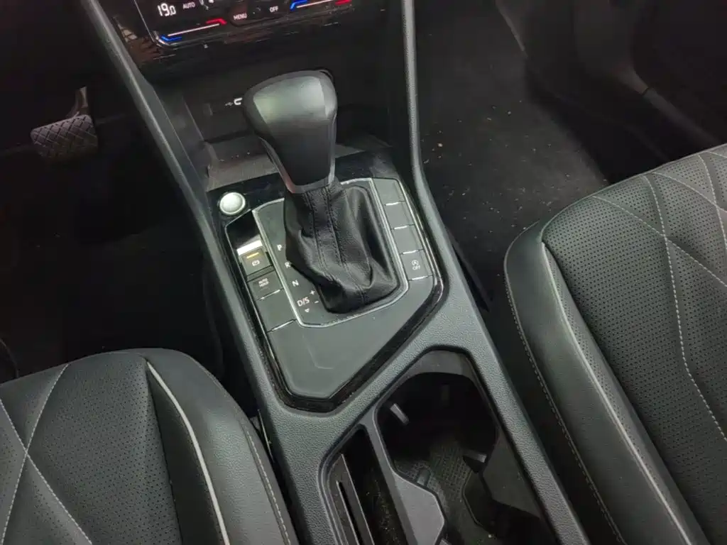 Volkswagen Tiguan L — миниатюра 14