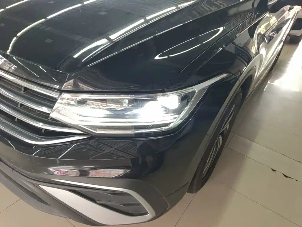 Volkswagen Tiguan L — миниатюра 24