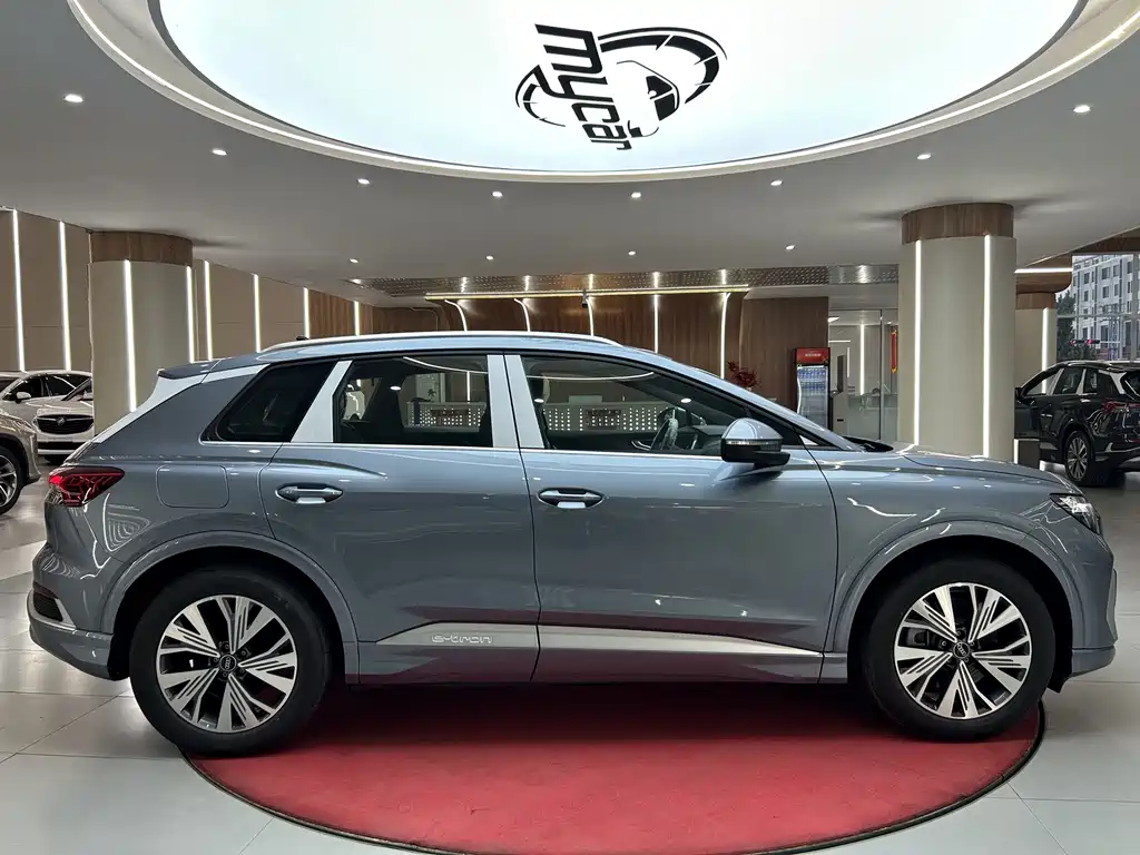 Audi Q4 e-tron — миниатюра 4