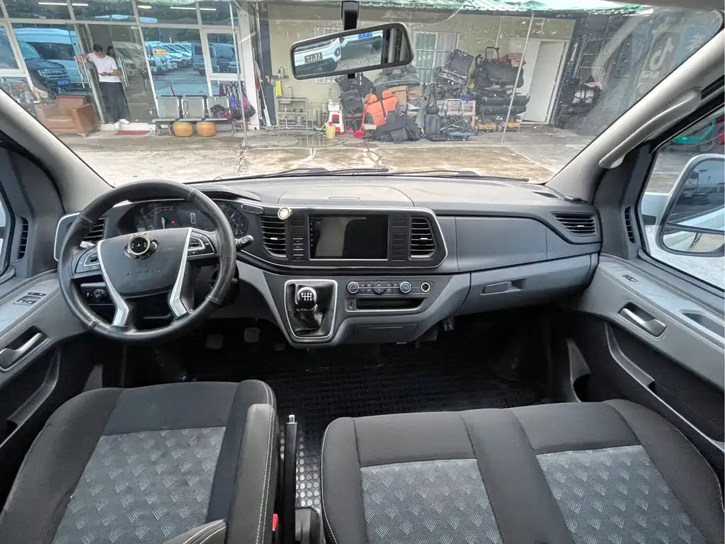 MAXUS V80 — миниатюра 8