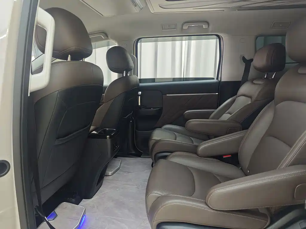 Wuling Xingguang 730 New Energy — миниатюра 7