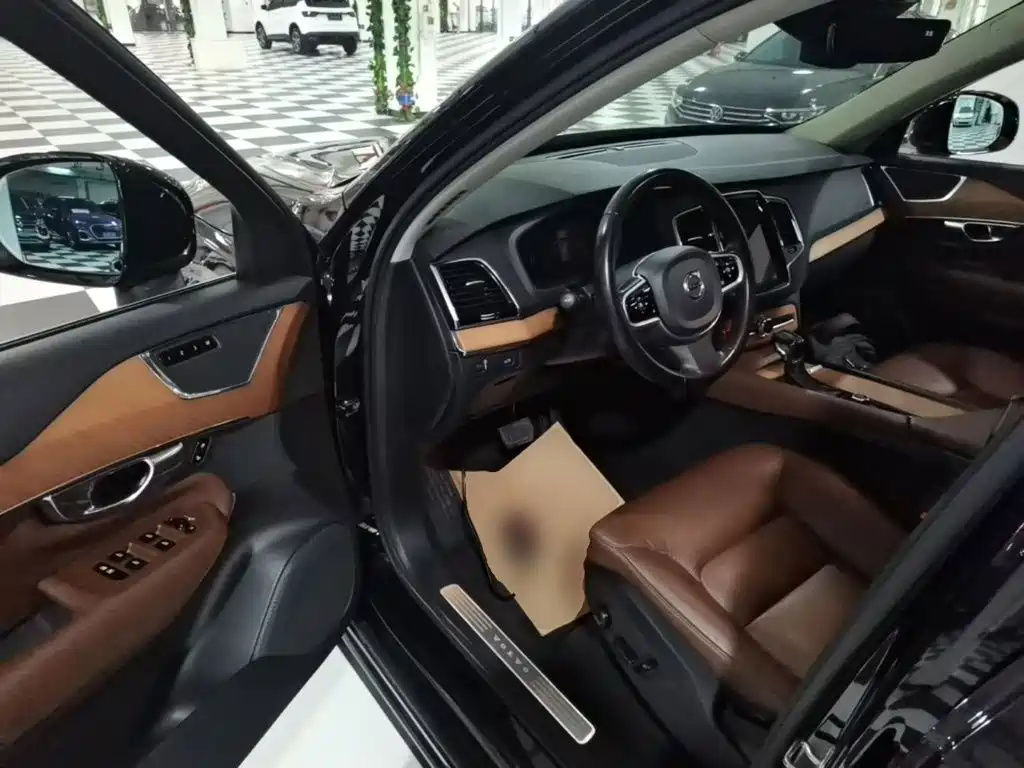 Volvo XC90 — миниатюра 16