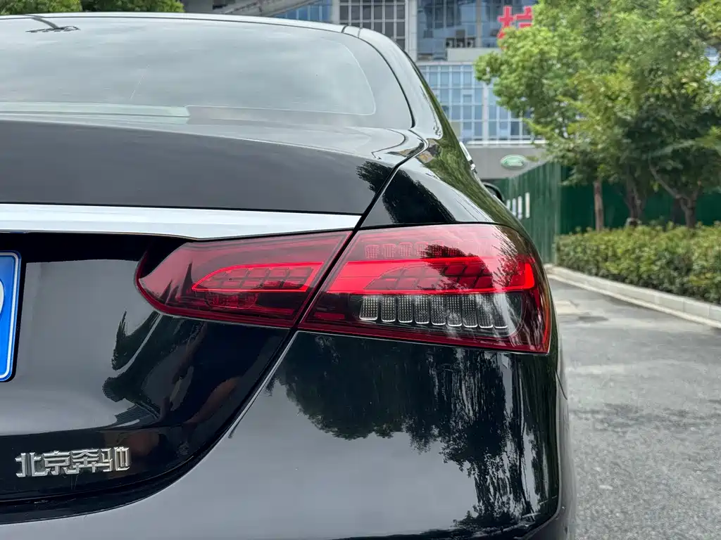 Mercedes-Benz E-Class — миниатюра 10