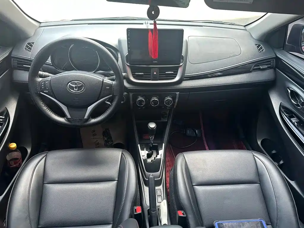 Toyota Yaris L — миниатюра 6