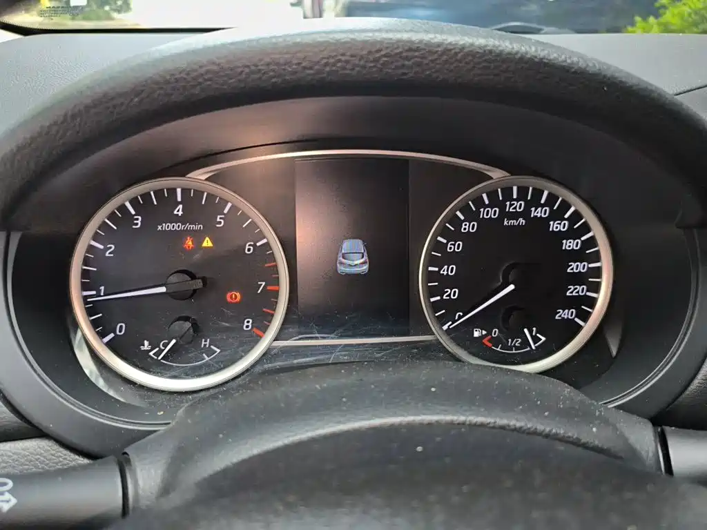 Nissan Tiida — миниатюра 4