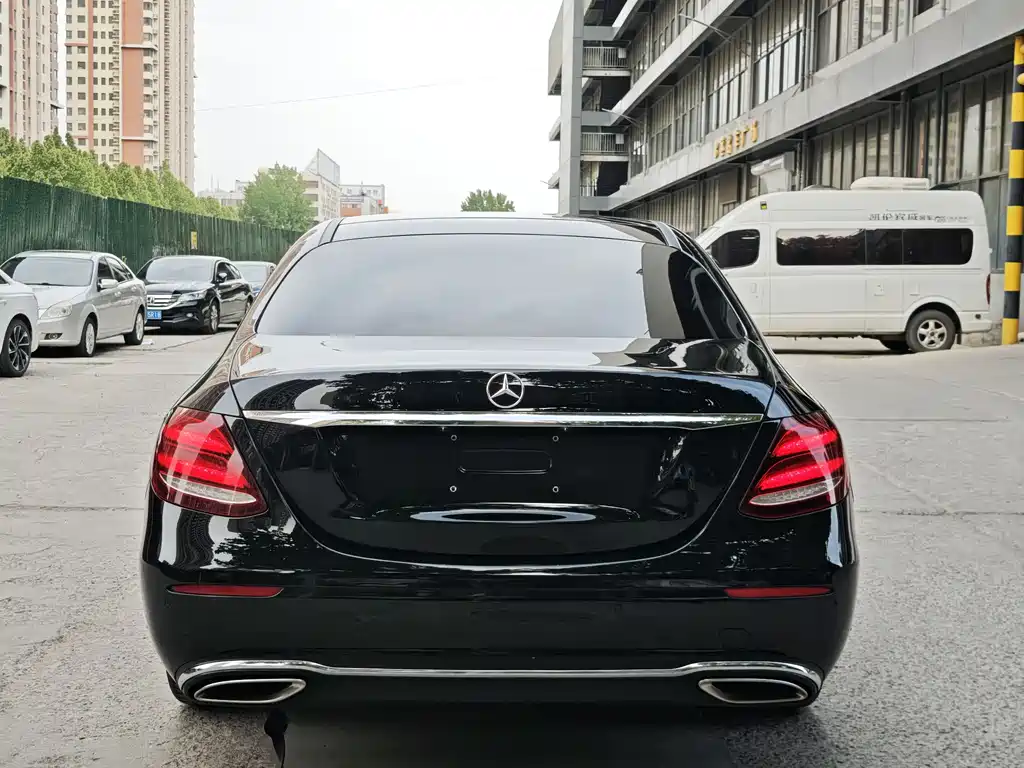 Mercedes-Benz E-Class E 2018 E 300 L Fashion