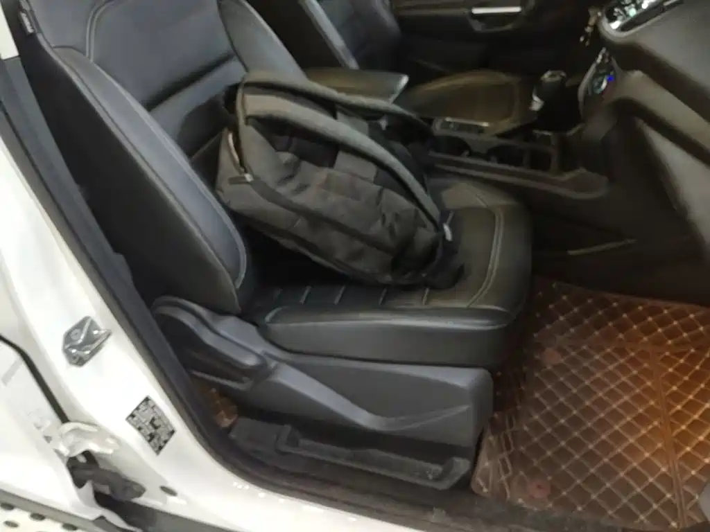 Ford Kuga — миниатюра 25