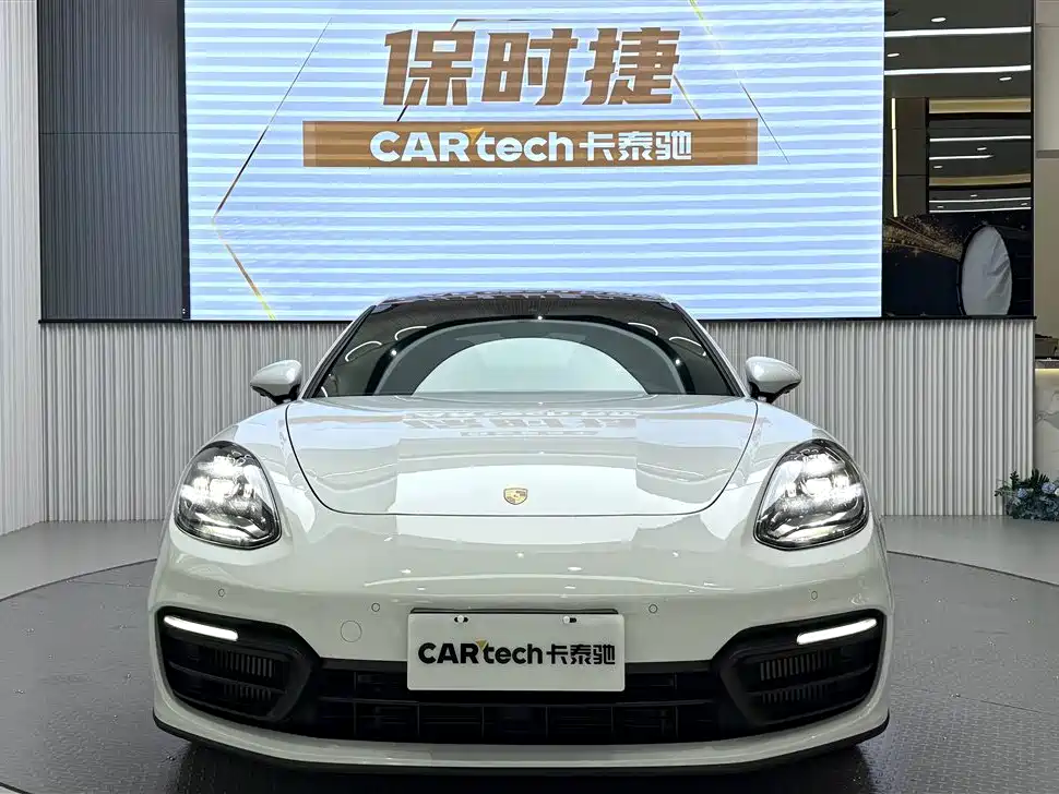 Porsche Panamera 2022