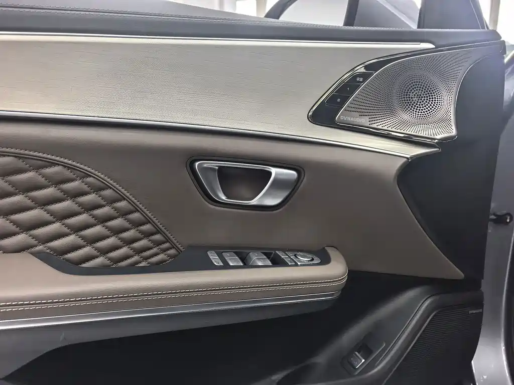 BYD Han — миниатюра 5