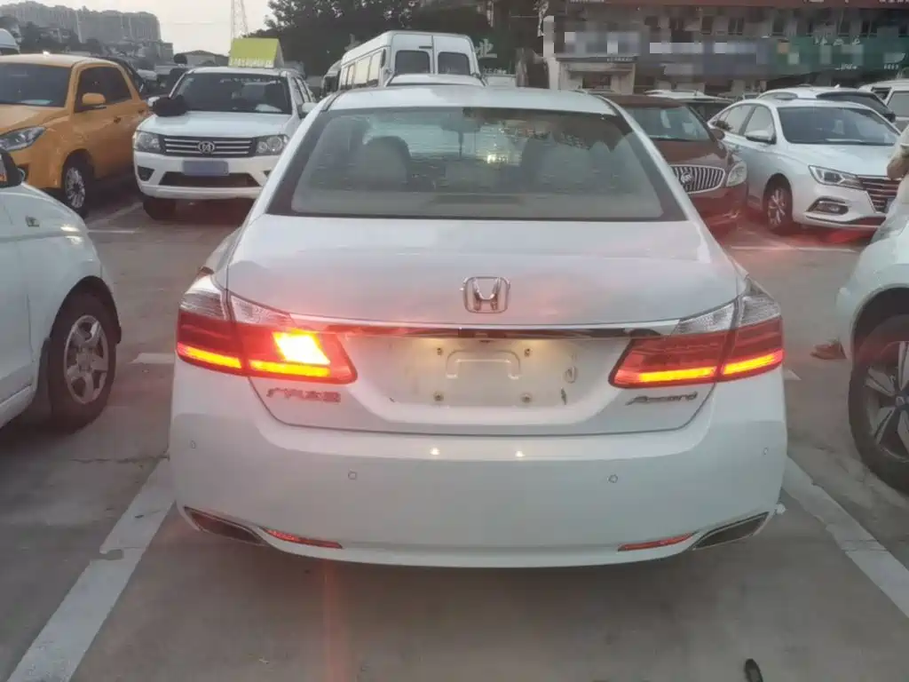 Honda Accord — миниатюра 6