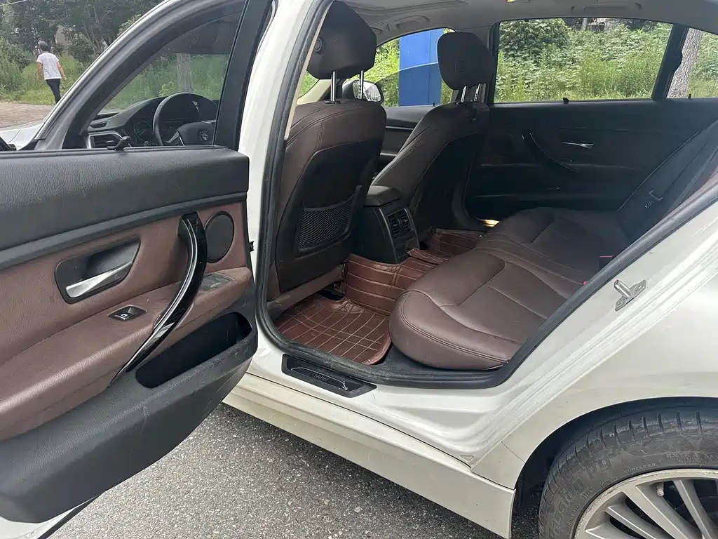 BMW 3 Series — миниатюра 4
