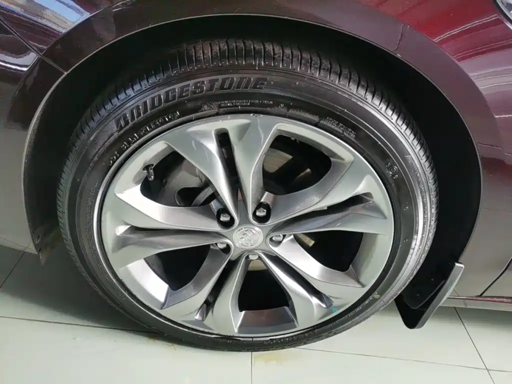 Buick LaCrosse — миниатюра 23