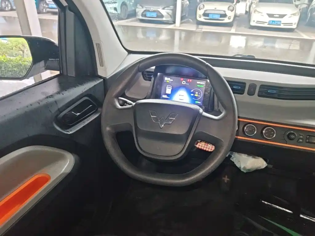 Wuling MINIEV — миниатюра 11
