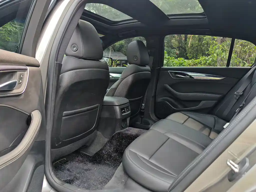 Cadillac CT5 — миниатюра 2