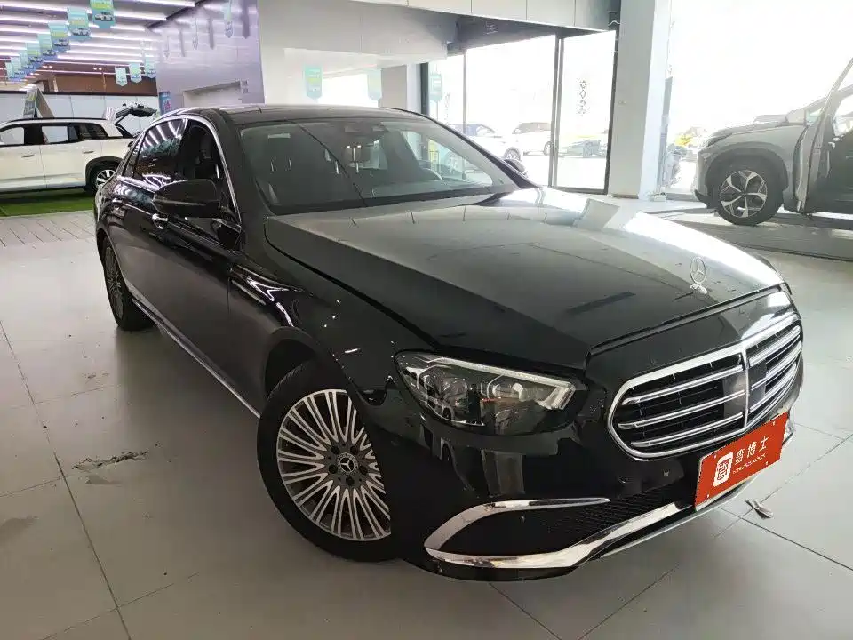 Mercedes-Benz E-Class — миниатюра 7