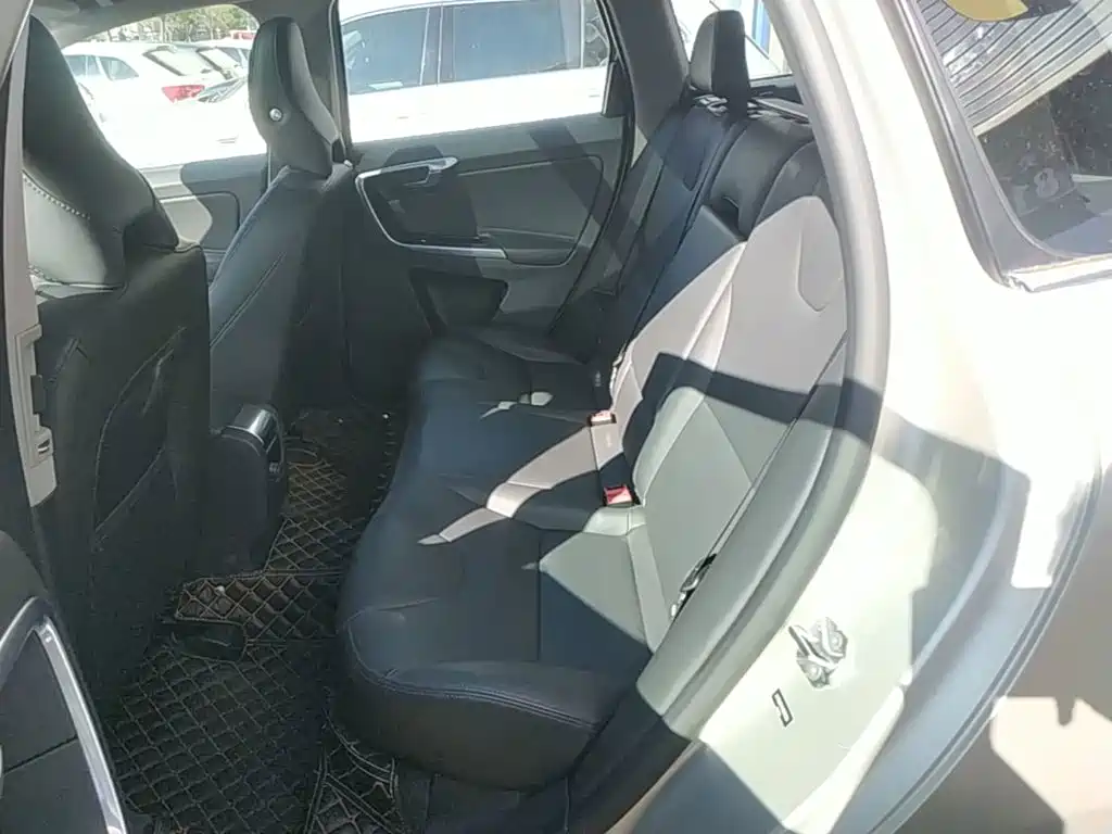 Volvo XC60 — миниатюра 17